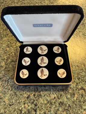 Barlow Scrimshaw Button Set